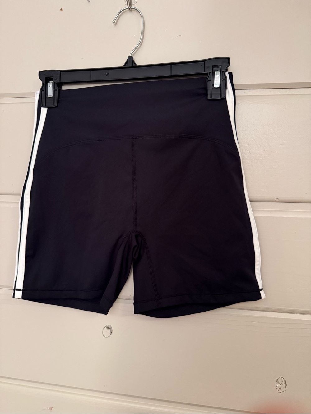 HALARA Black High-Rise Bike Shorts with White Side Stripes